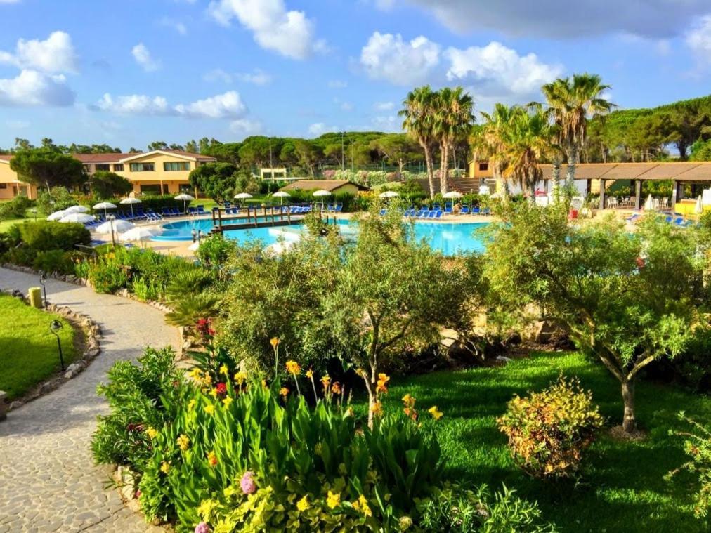 Horse Country Resort Congress & Spa - Hotel Ribot Arborea Exterior foto